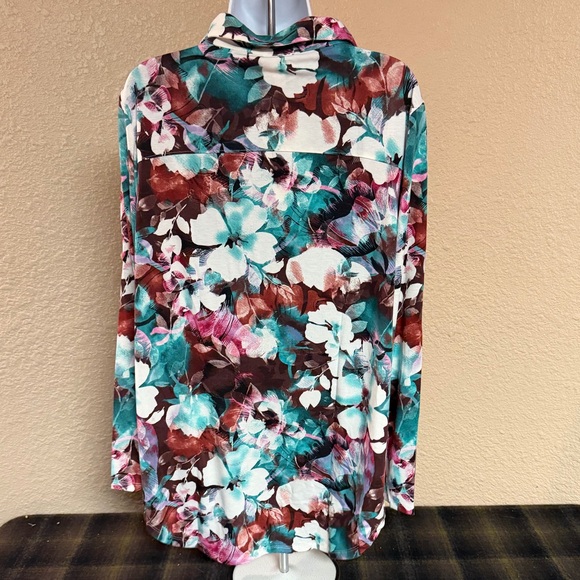 4/$15 LuLaRoe Floral Blouse - Teal, Pink - Picture 3 of 5